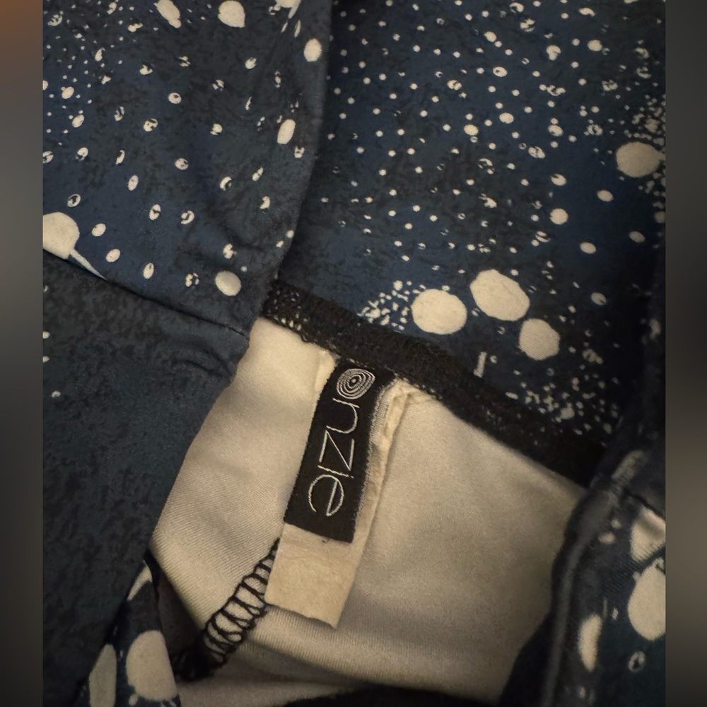 Onzie Leggings Women’s High Waisted Sz M Astrology Print Stars Galaxy - Picture 4 of 5
